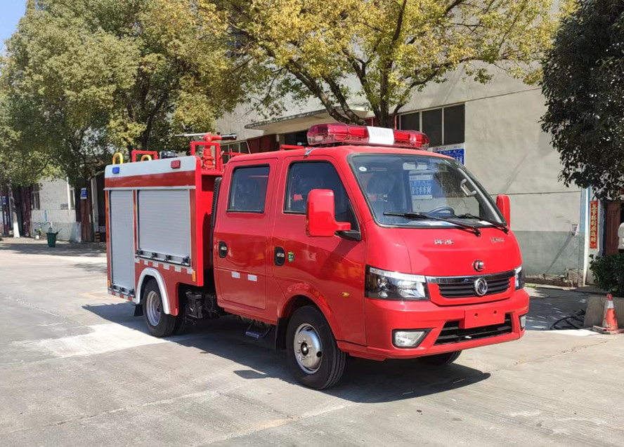 东风途逸双排水罐消防车