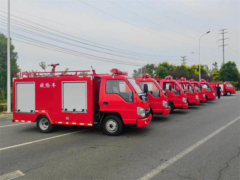 东风途逸蓝牌1.2吨水罐消防车